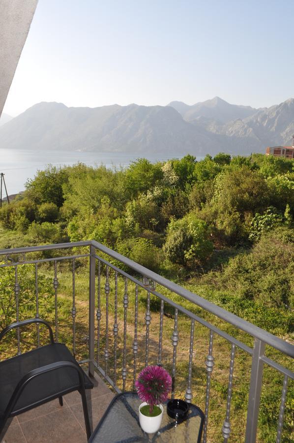 Apartment Maritimo Kotor Exteriör bild