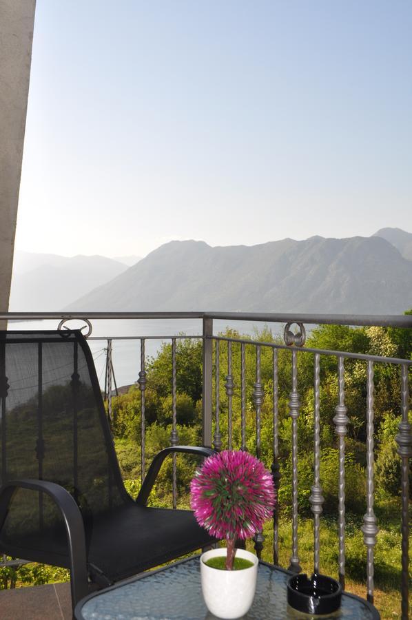 Apartment Maritimo Kotor Exteriör bild