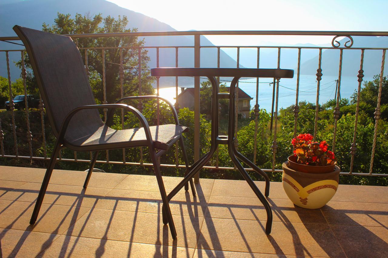 Apartment Maritimo Kotor Exteriör bild